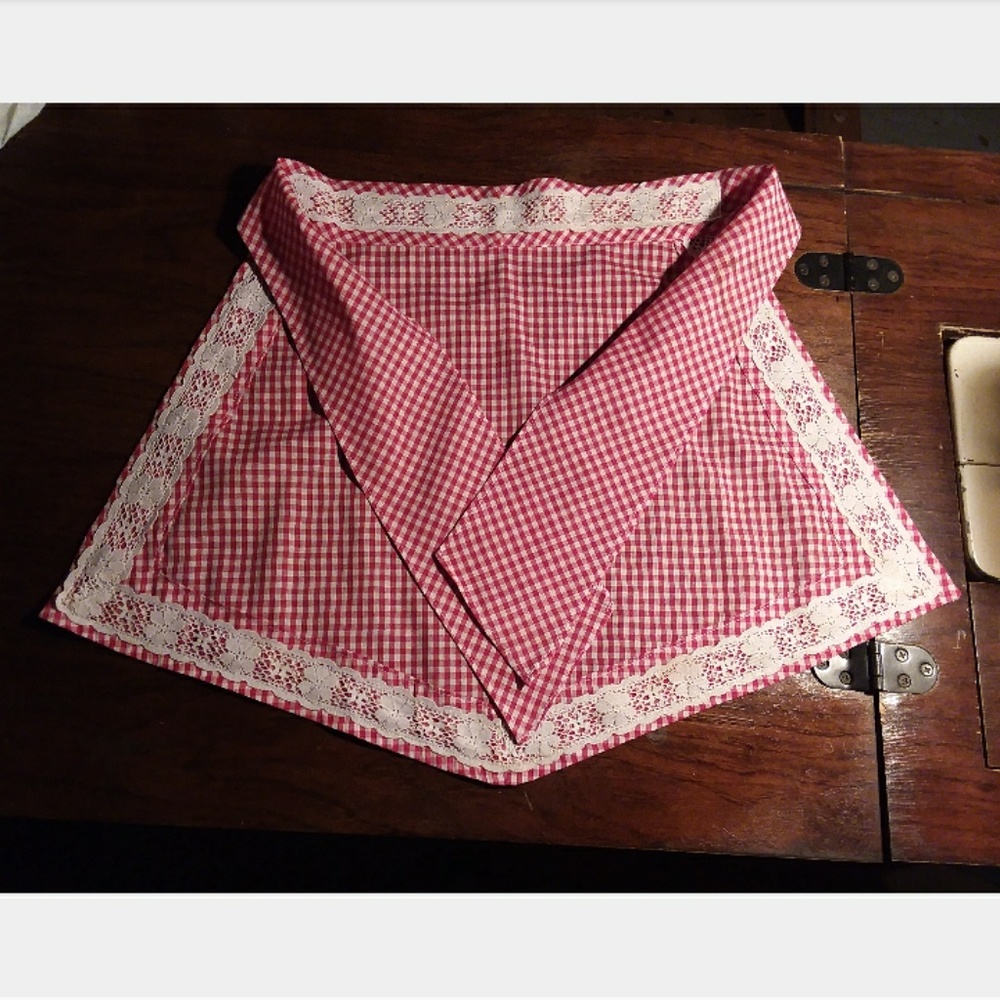 Vintage style apron